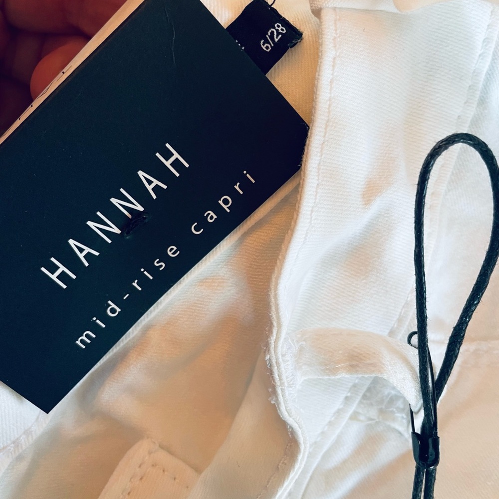 Tahari Capri